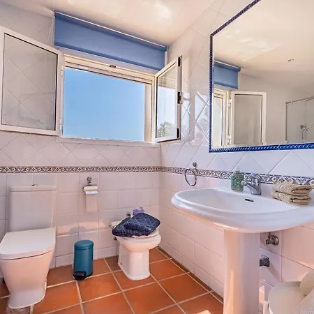 Villa Casa Linda Great Located House In Marbella